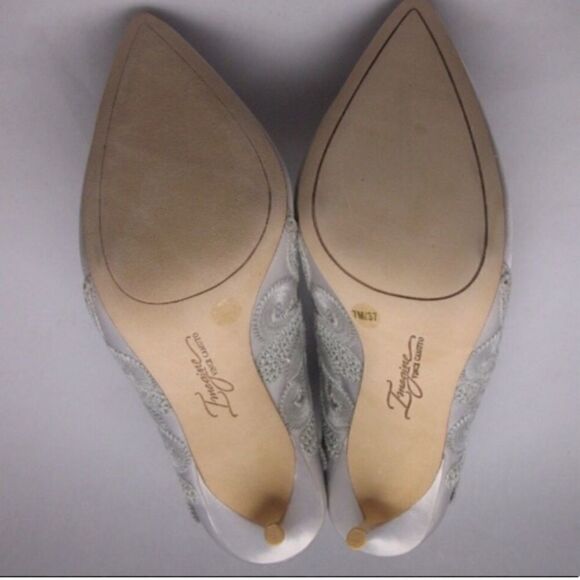 NWT Vince Camuto Gray Silver Heels - Picture 8 of 8